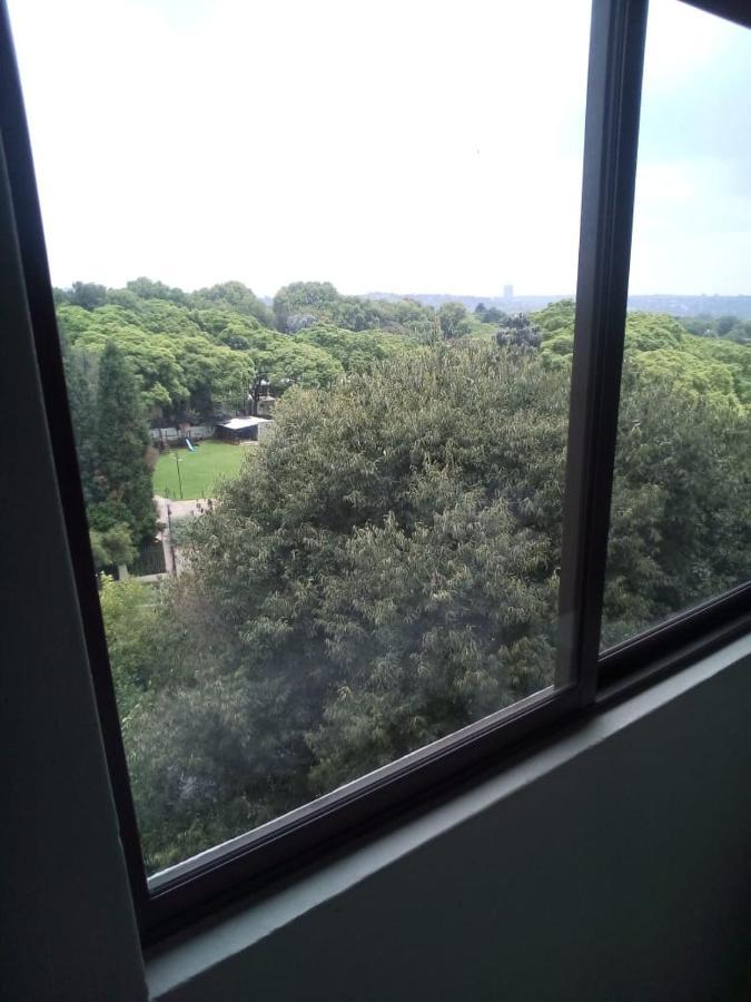 Rosebank Accommodation Johannesburg Exterior foto
